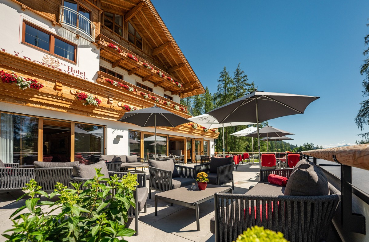 4-Sterne Hotel Lärchenhof mit Terrasse in der Ramsau