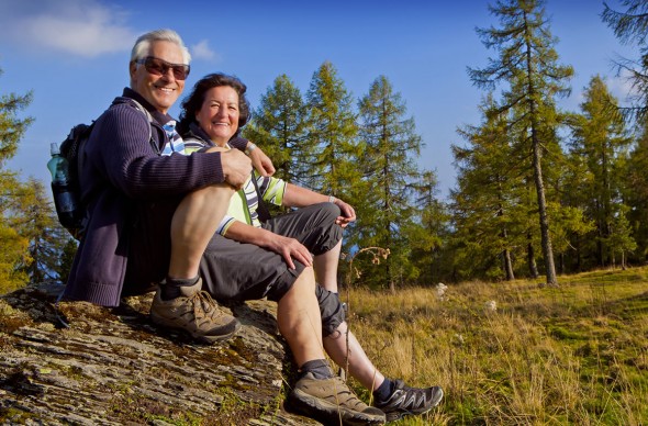 Senioren beim Wandern in der Ramsau